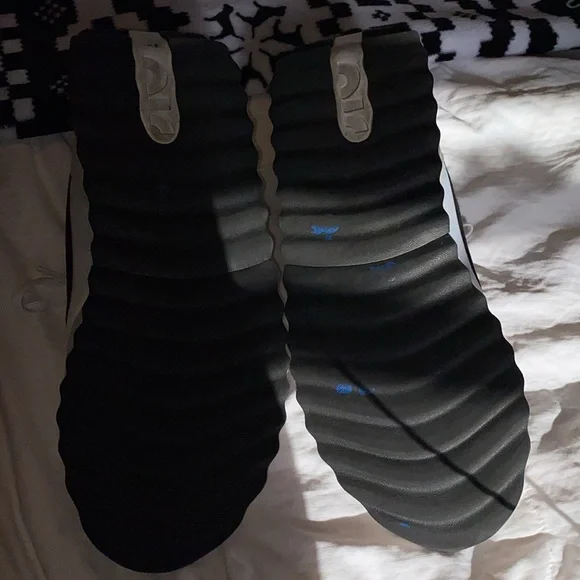 Men’s Nike Shoes - Picture 3 of 7